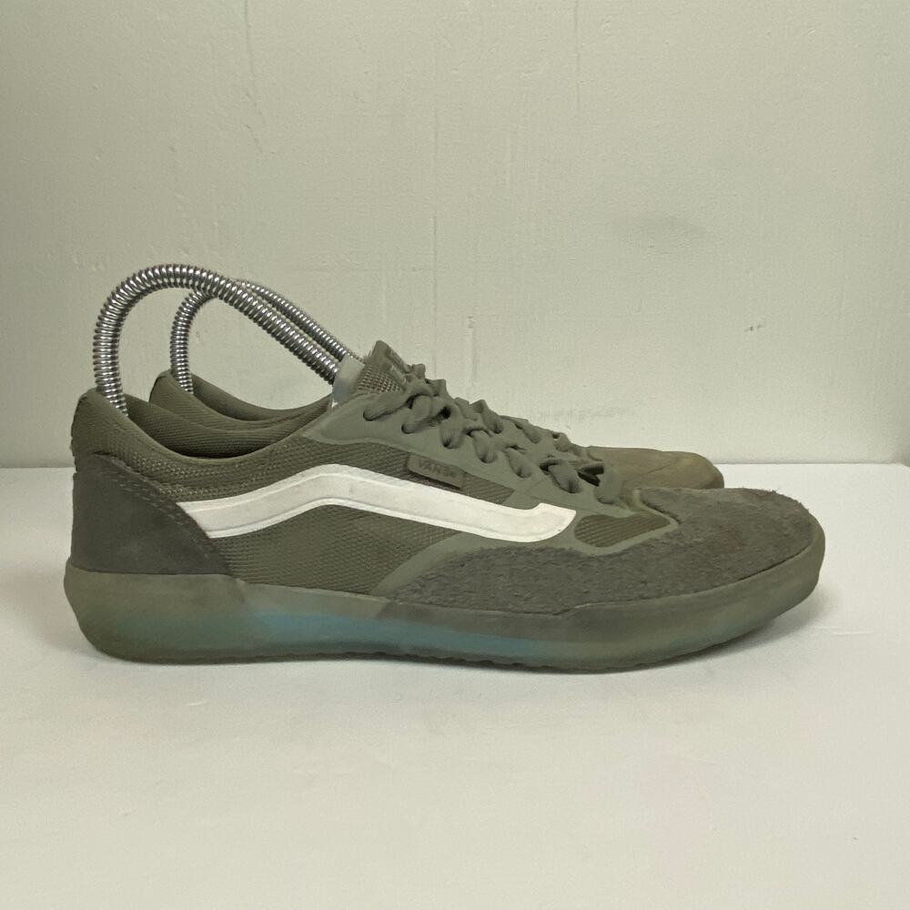 Vans World's #1 Skateboard Shoe Low Top Gray Suede Men's 9